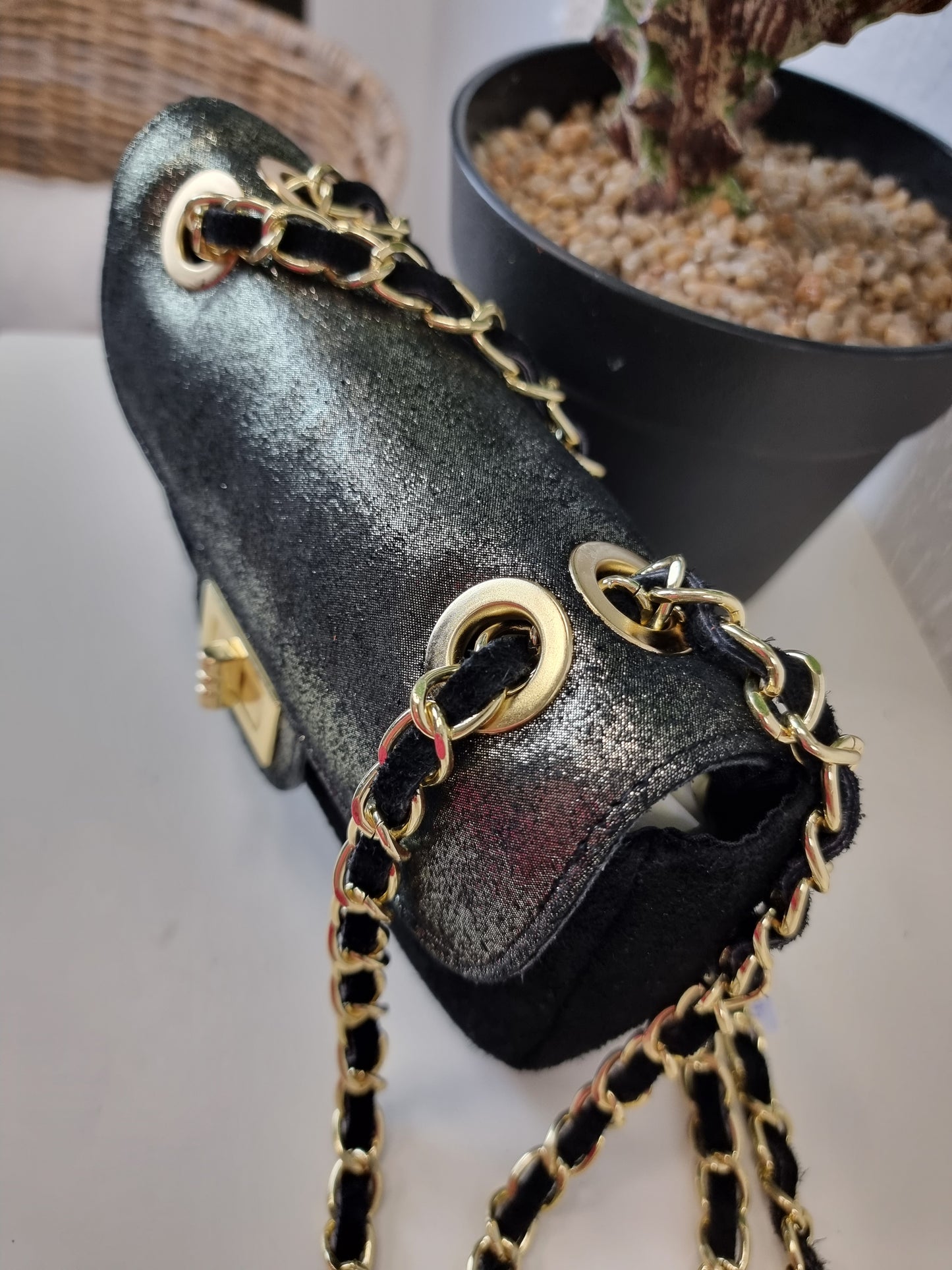 Handtasche Velourleder mit Goldketten und Glitzer in verschiedenen Farben