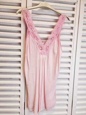 Spitzentop in verschiedenen Farben-onesize (36-40)
