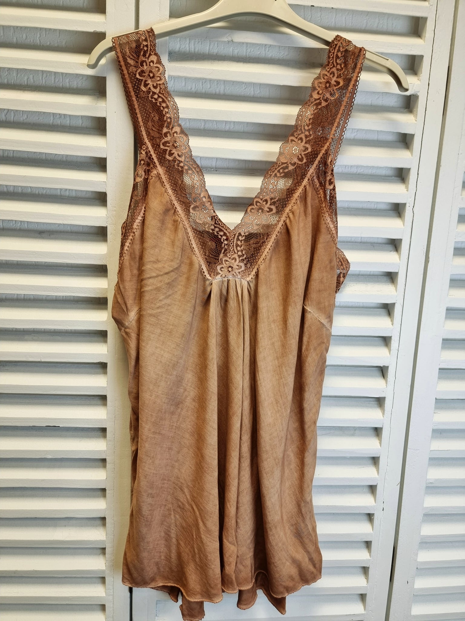 Spitzentop in verschiedenen Farben-onesize (36-40)