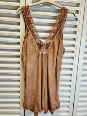 Spitzentop in verschiedenen Farben-onesize (36-40)