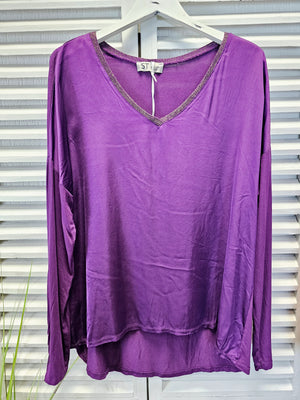 Blusenshirt aus Seide mit glitzerndem V-Ausschnitt in verschiedenen Farben