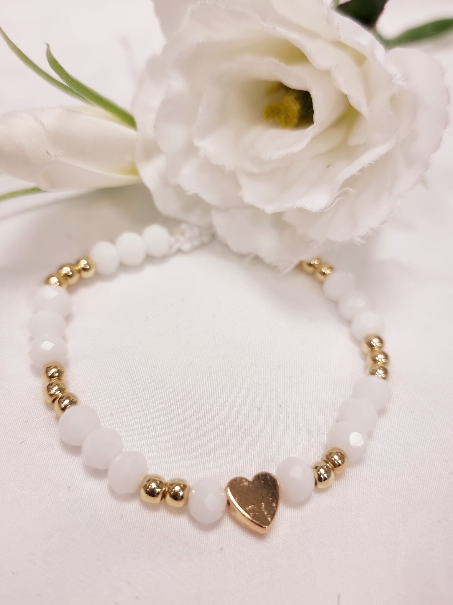 Perlenarmband weiss mit Gold