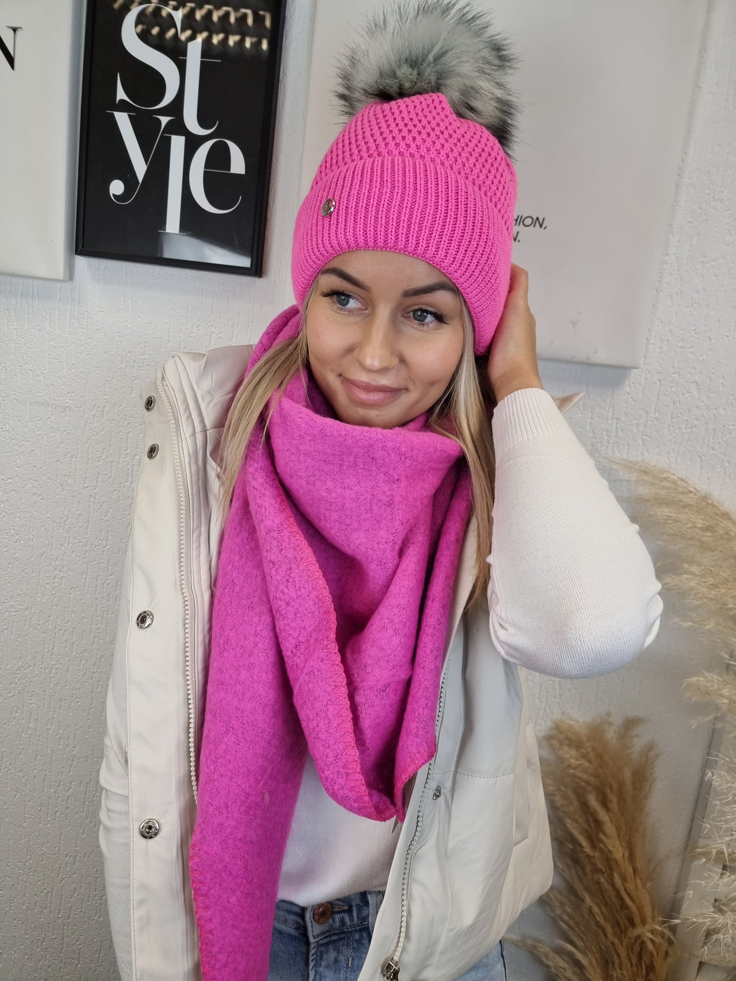 Bommel-Strickmütze mit Angora Wolle in verschieden Farben