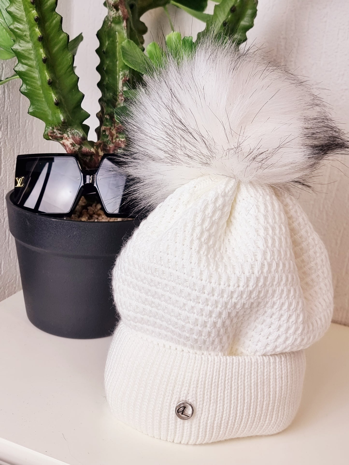 Bommel-Strickmütze mit Angora Wolle in verschieden Farben