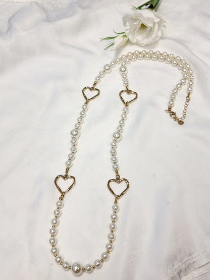Schäbby Chic - Lange Perlenkette mit goldenen Herzen