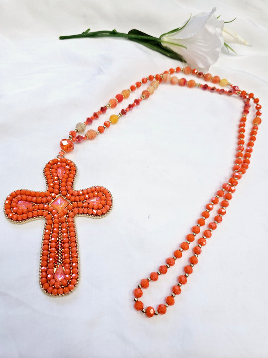 Edle, lange Kristallperlenkette mit Kreuzanhänger in Orange