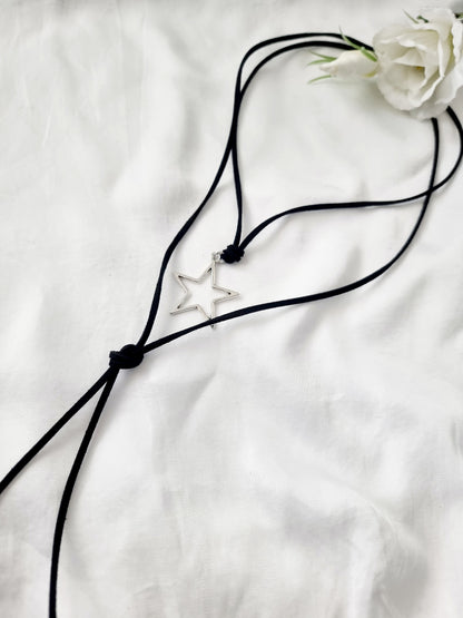 Wickelkette schwarzes Wildlederband mit silbernen Sternchenanhänger