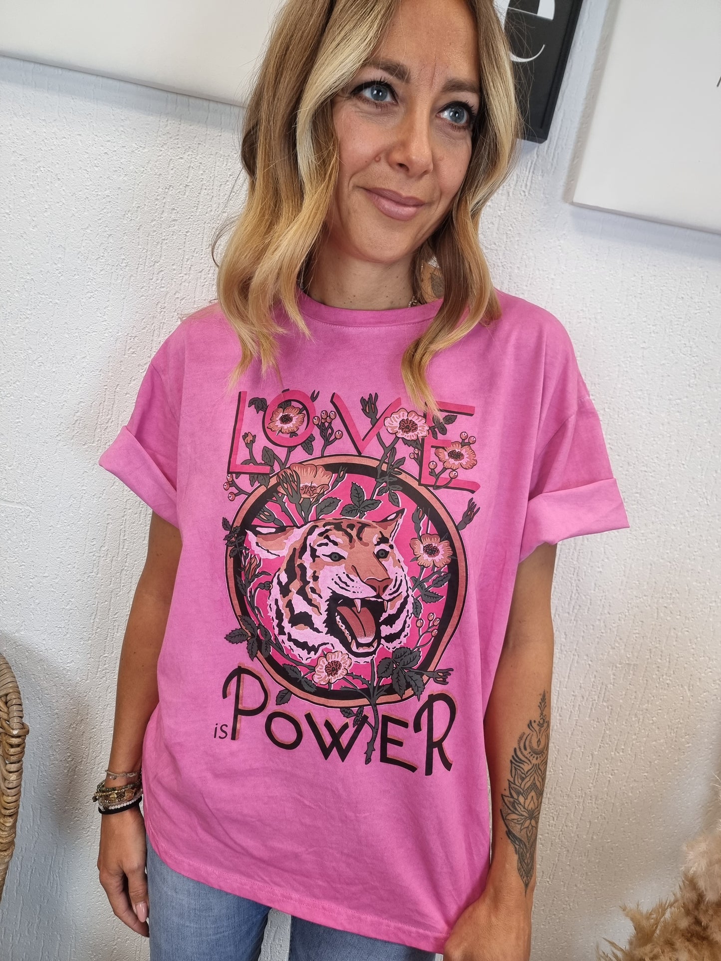 T-Shirt mit Tiger Love Power in verschiedenen Farben