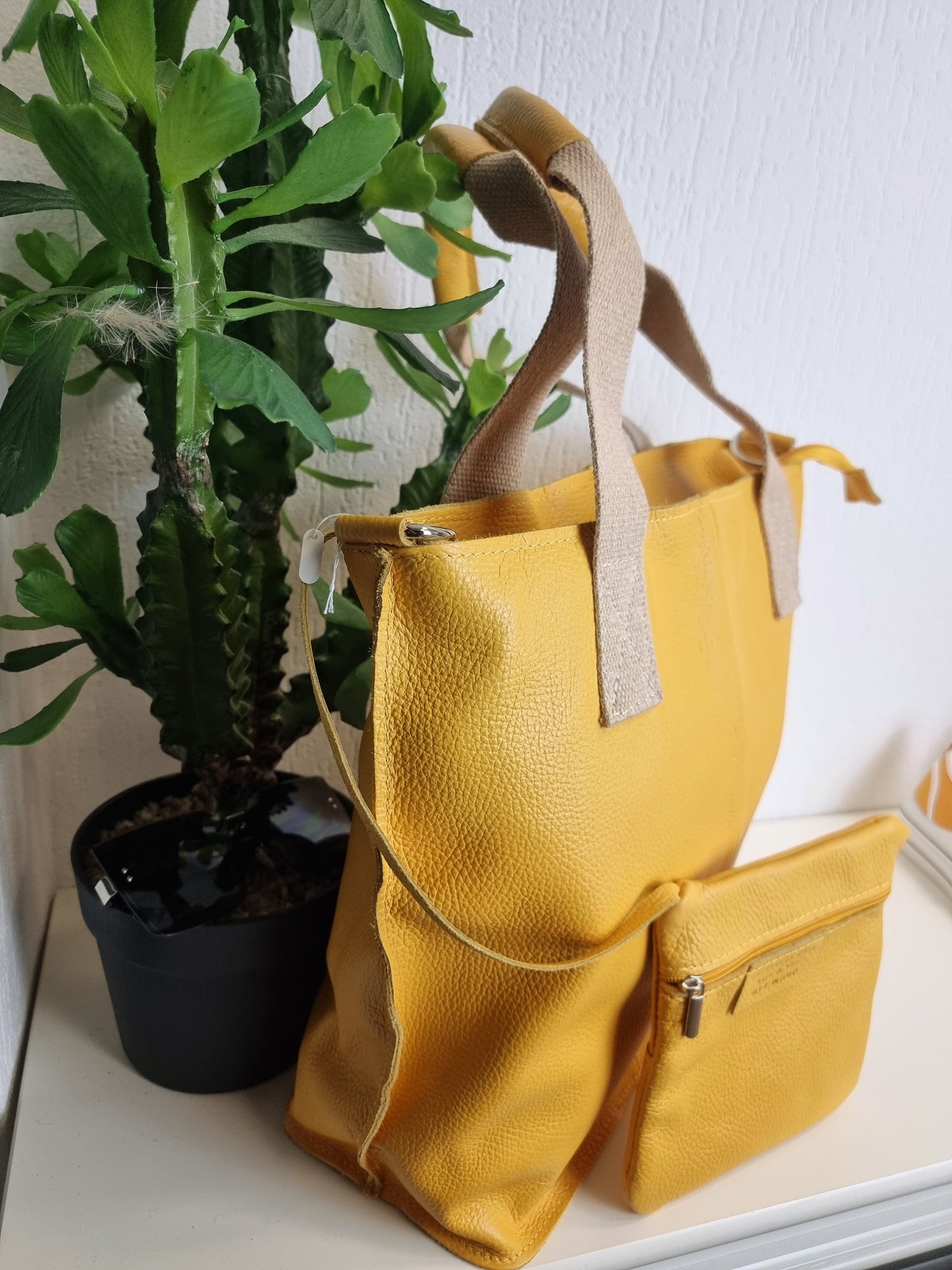 Große Tasche Trage/Umhängetasche Leder in Gelb