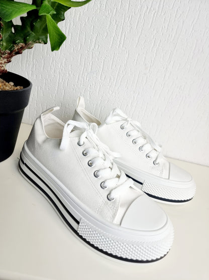 Sneaker in Weiß Canvas Stoff-Turnschuhe