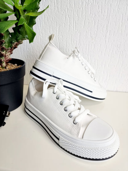 Sneaker in Weiß Canvas Stoff-Turnschuhe