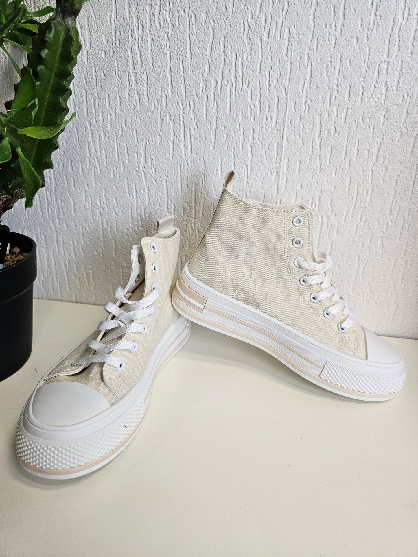 Hohe Sneaker in Beige "Amour" Canvas Stoff-Turnschuhe nur noch Größe 37 vorrätig