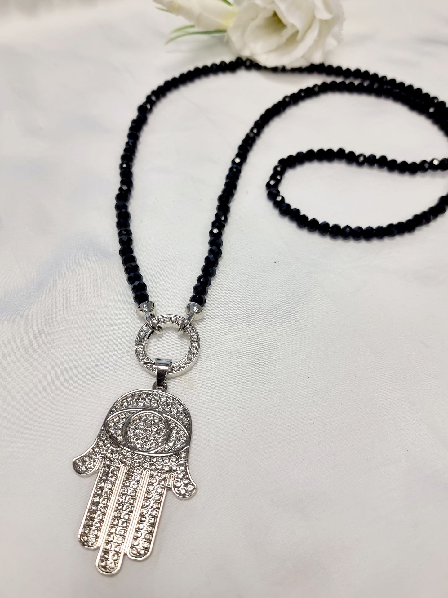 Vario Halskette Schwarz Kistallperlen mit Hamsa-Hand-Anhänger Glitzer