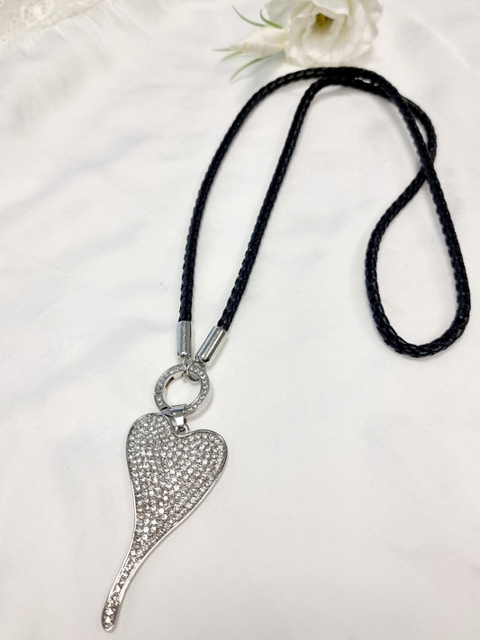 Vario Halskette Schwarzes geflochtenes Leder mit Herz-Anhänger