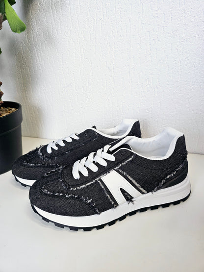 Jeans Sneaker mit Fransen in Schwarz