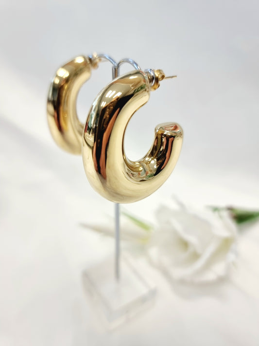 C-förmige Ohrringe aus Edelstahlrohr Gold & Silber