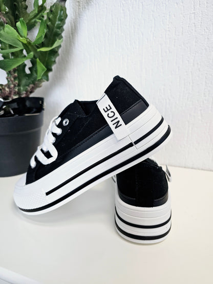 Sneaker "Nice" in Schwarz Canvas Stoff-Turnschuhe