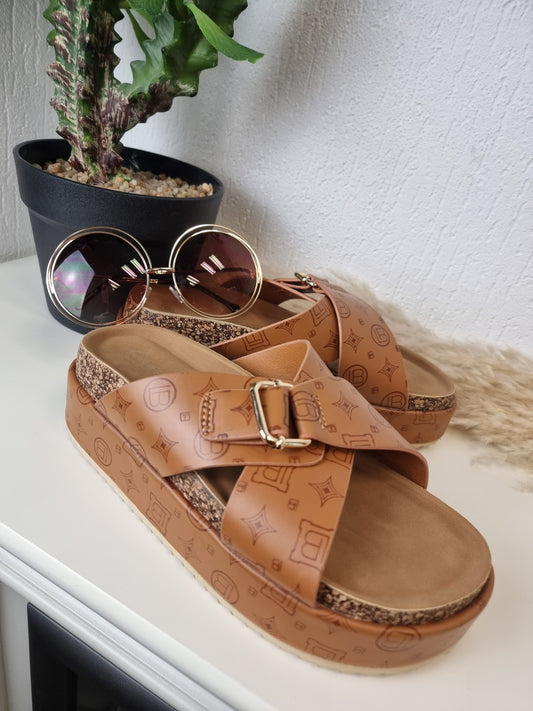 Laura Biagiotti Pantolette mit Plateausohle in Camel