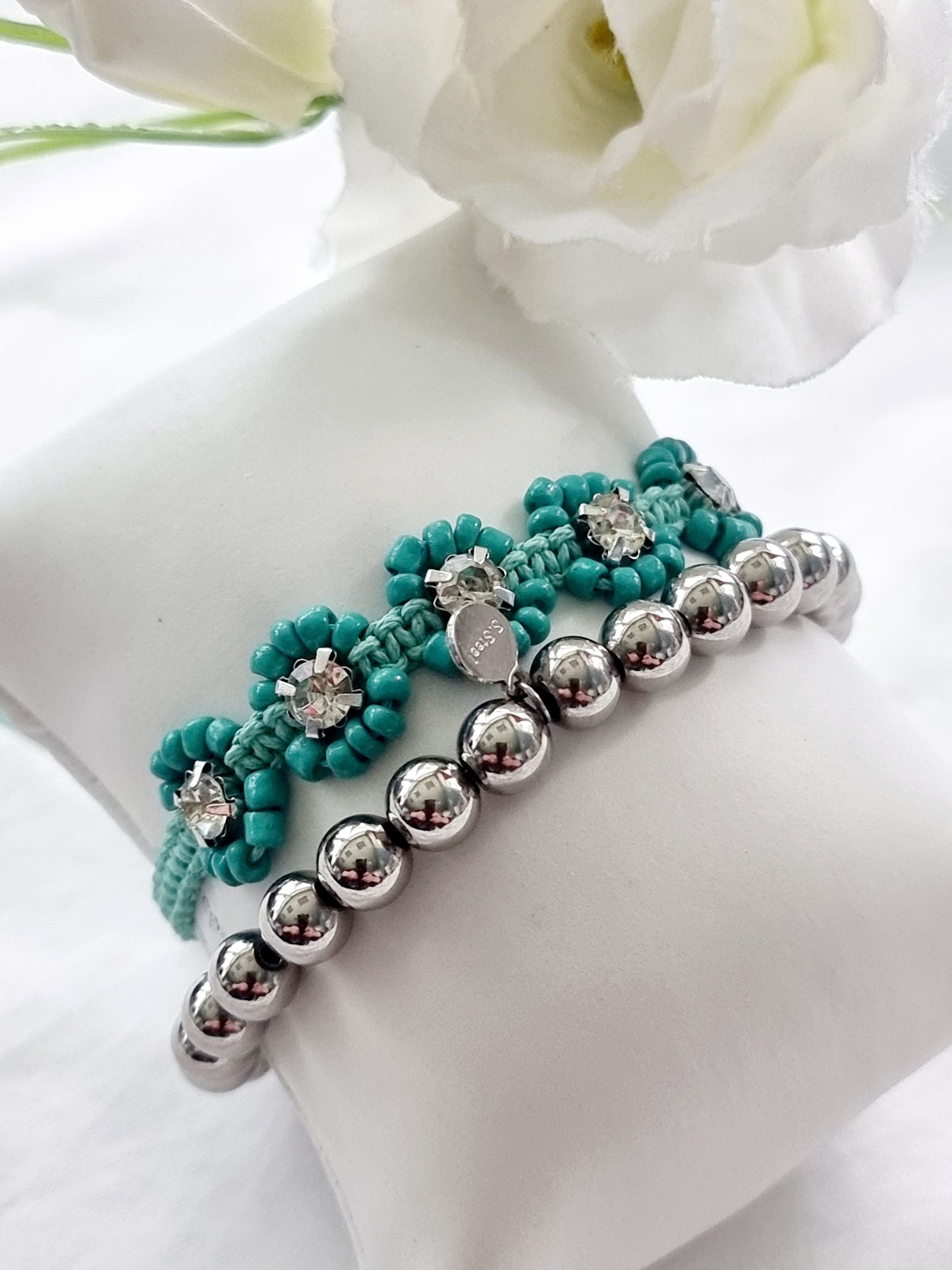 Handgefertigtes Silber/Mint Perlenarmband