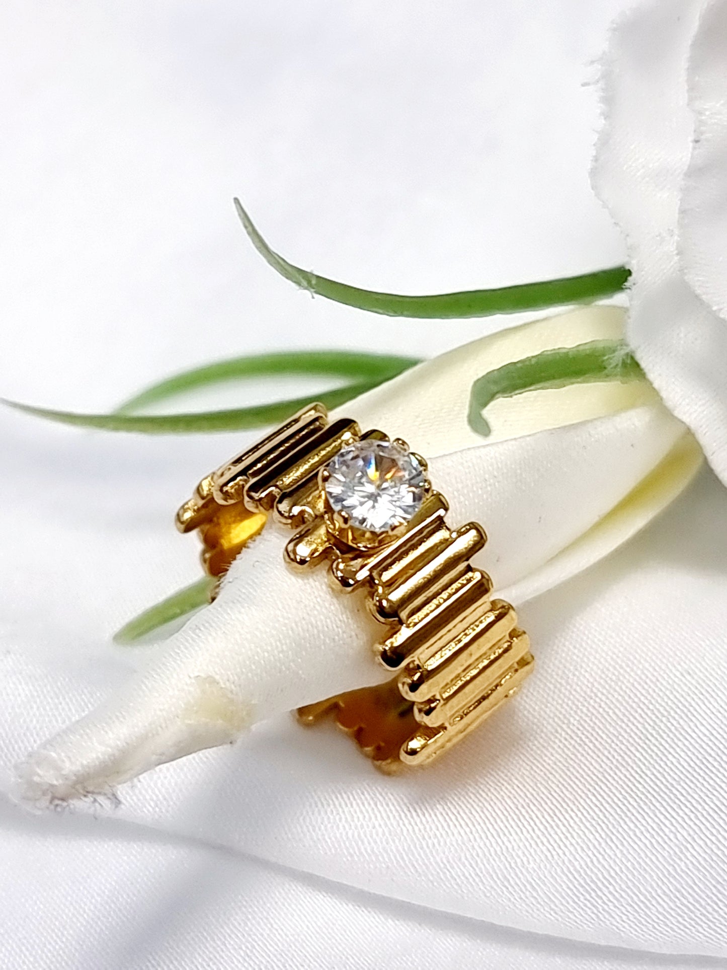 Ringe aus Edelstahl, Golden, rostfrei, hypoallergen mit Glasstein, 12 verschiedene Design