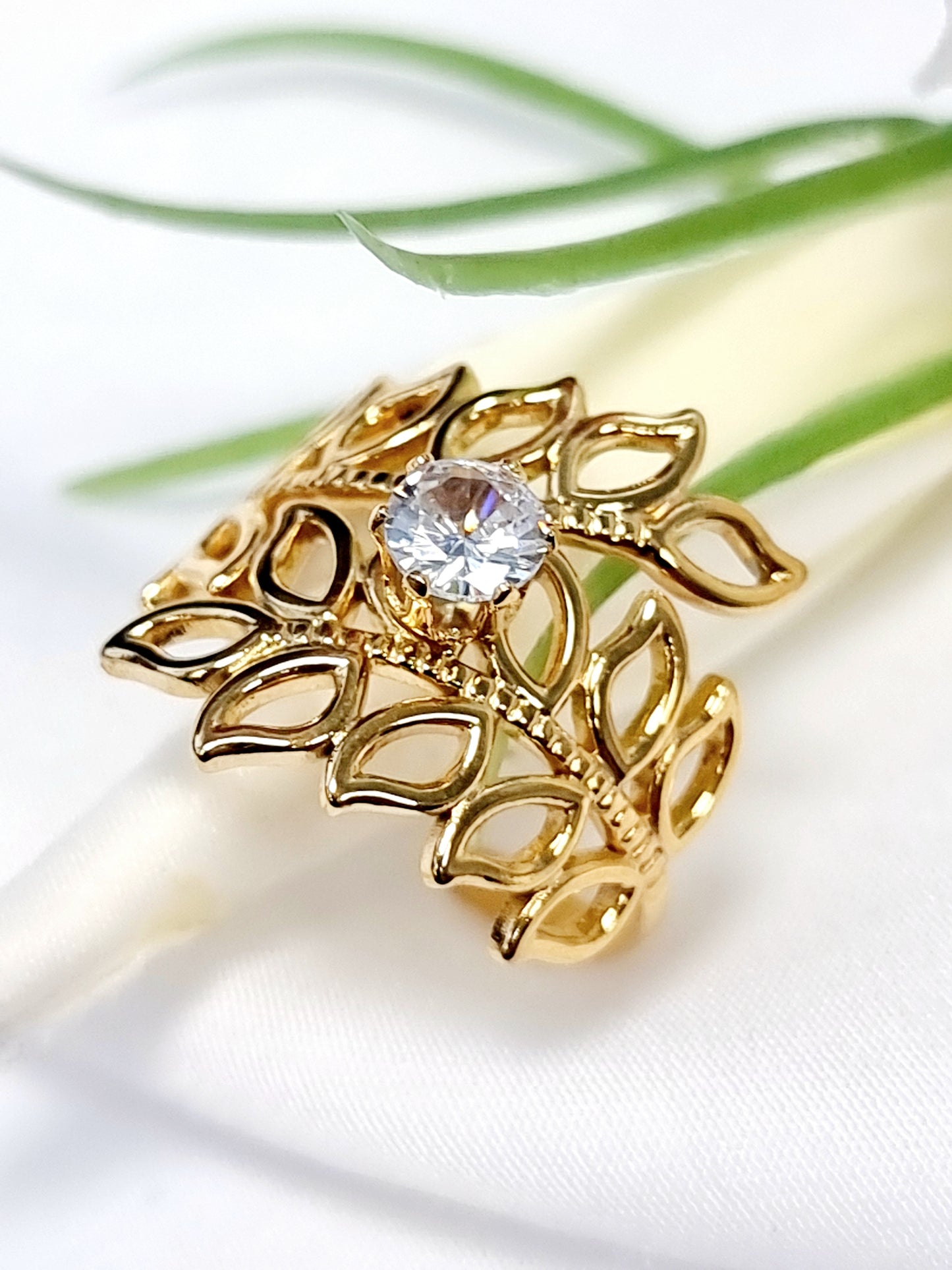 Ringe aus Edelstahl, Golden, rostfrei, hypoallergen mit Glasstein, 12 verschiedene Design