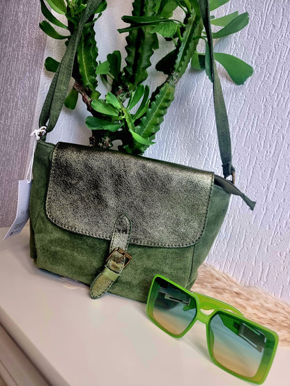 Wildledertasche in Schwarz/Gold und in Grüntönen