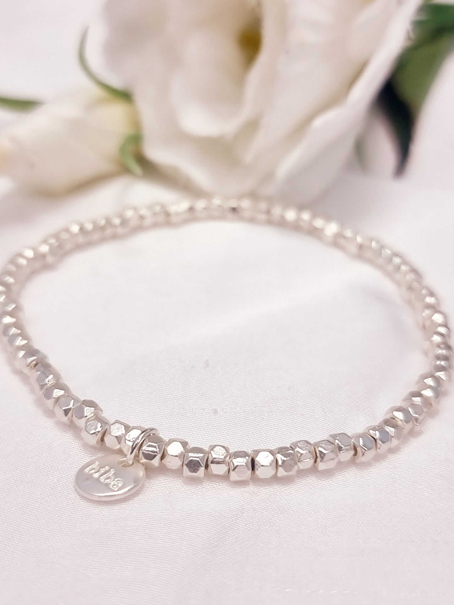 Armband Biba - Silber matt mit kleinen Würfelchen