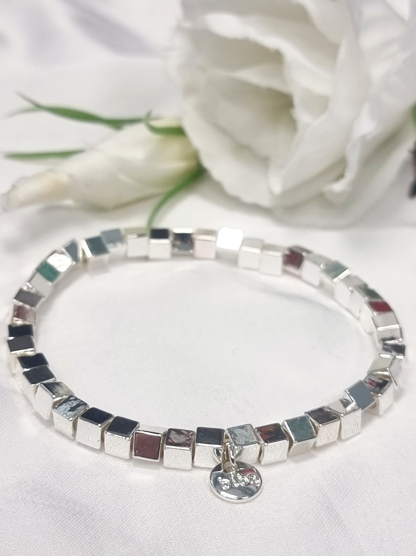 Armband Biba - Silber glänzend mit kleinen rechteckigen Würfelchen