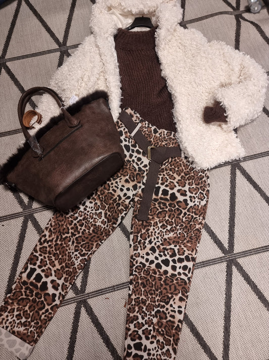 Jogpants Leoprint mit Stretchbund und Gürtel