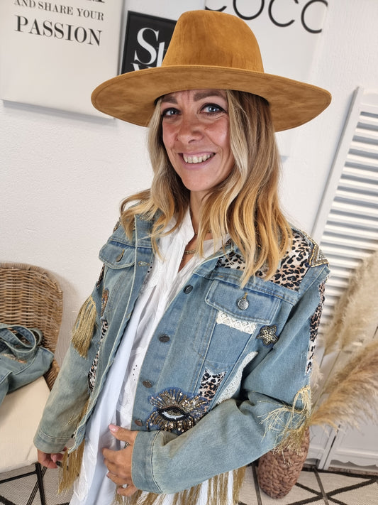 Aufwendige kurze Country Jeansjacke mit Leomuster und Fransen