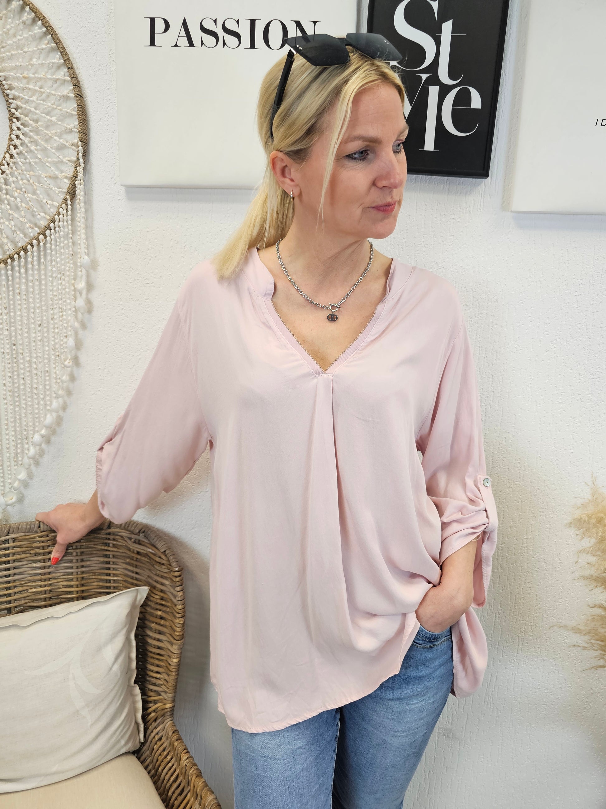 Bluse mit glitzerndem V-Ausschnitt in Altrosa