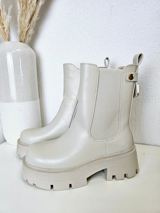 Chelsea Boots in Creme aus veganem Leder mit goldenen Details