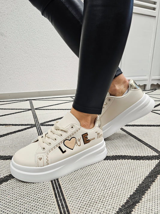 Cremefarbiger Sneaker "LOVE" veganes Leder