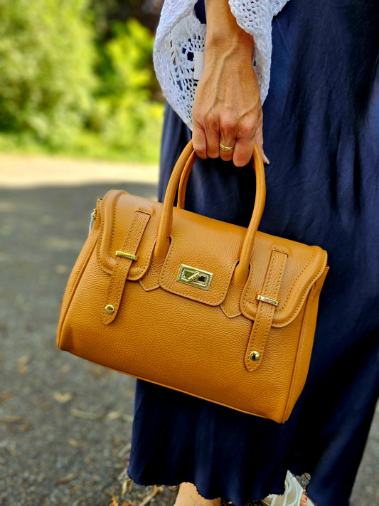 Handtasche Echtleder Camel Farben mit goldener Schnalle