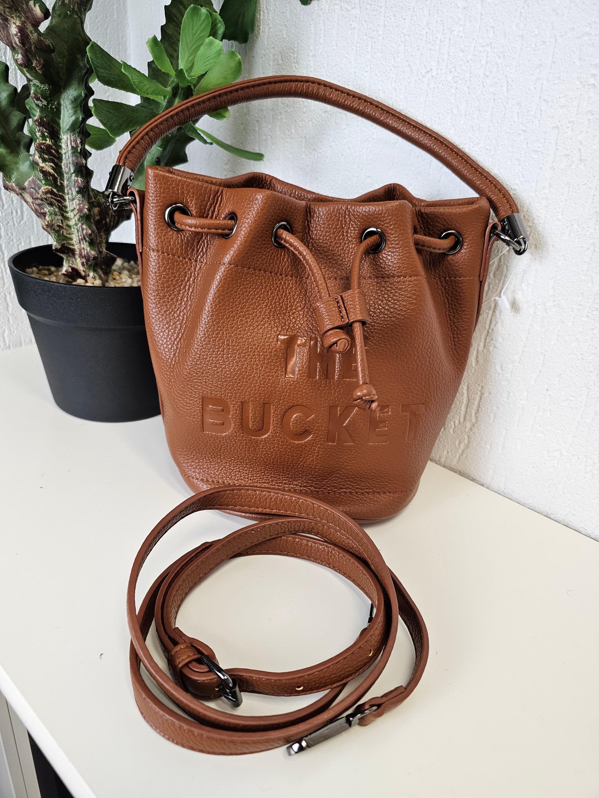 Handtasche / Umhängetasche in Cognac "The Bucket"