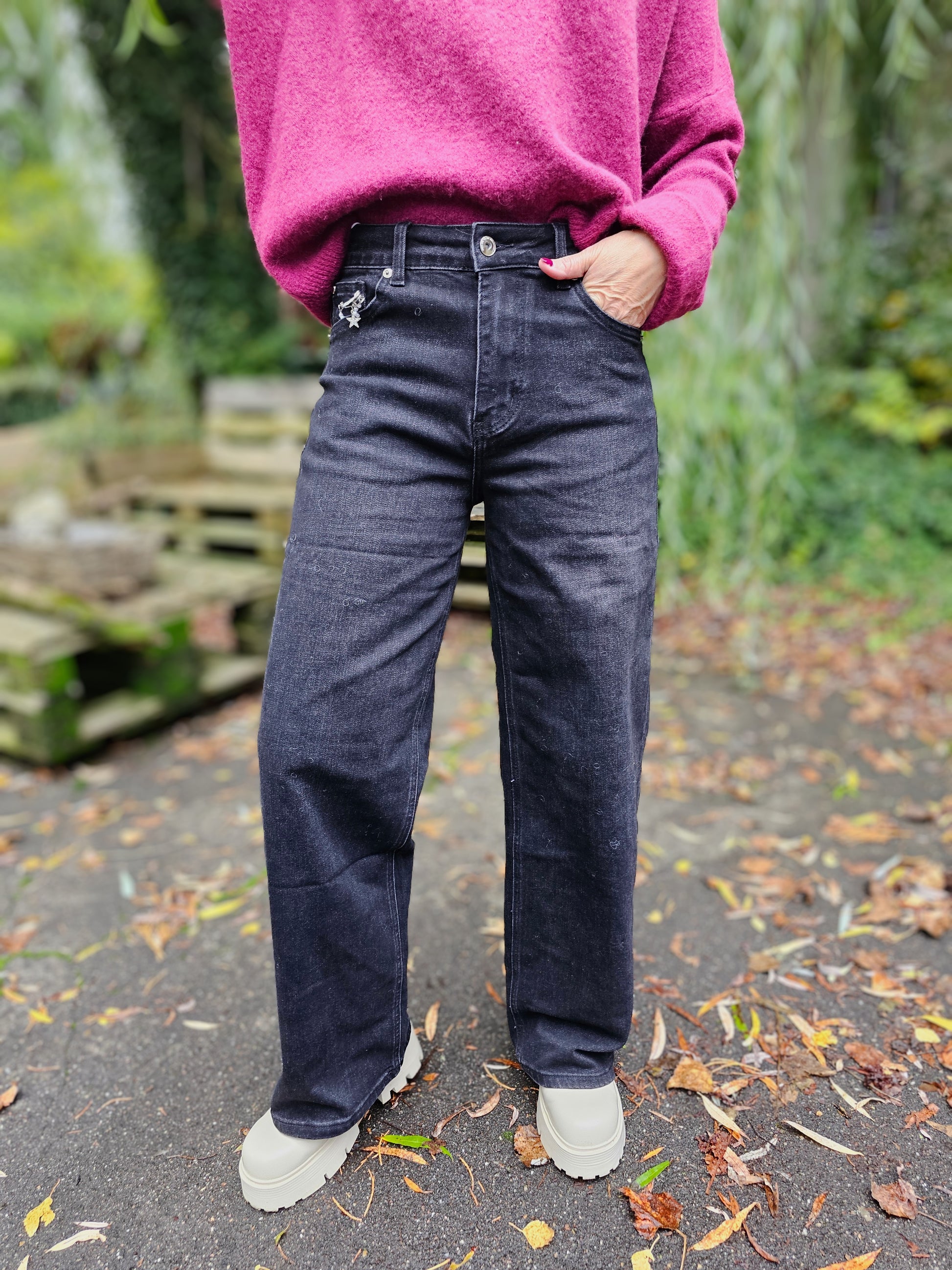 Jeans wide leg in Schwarz mit weitem Bein WIYA