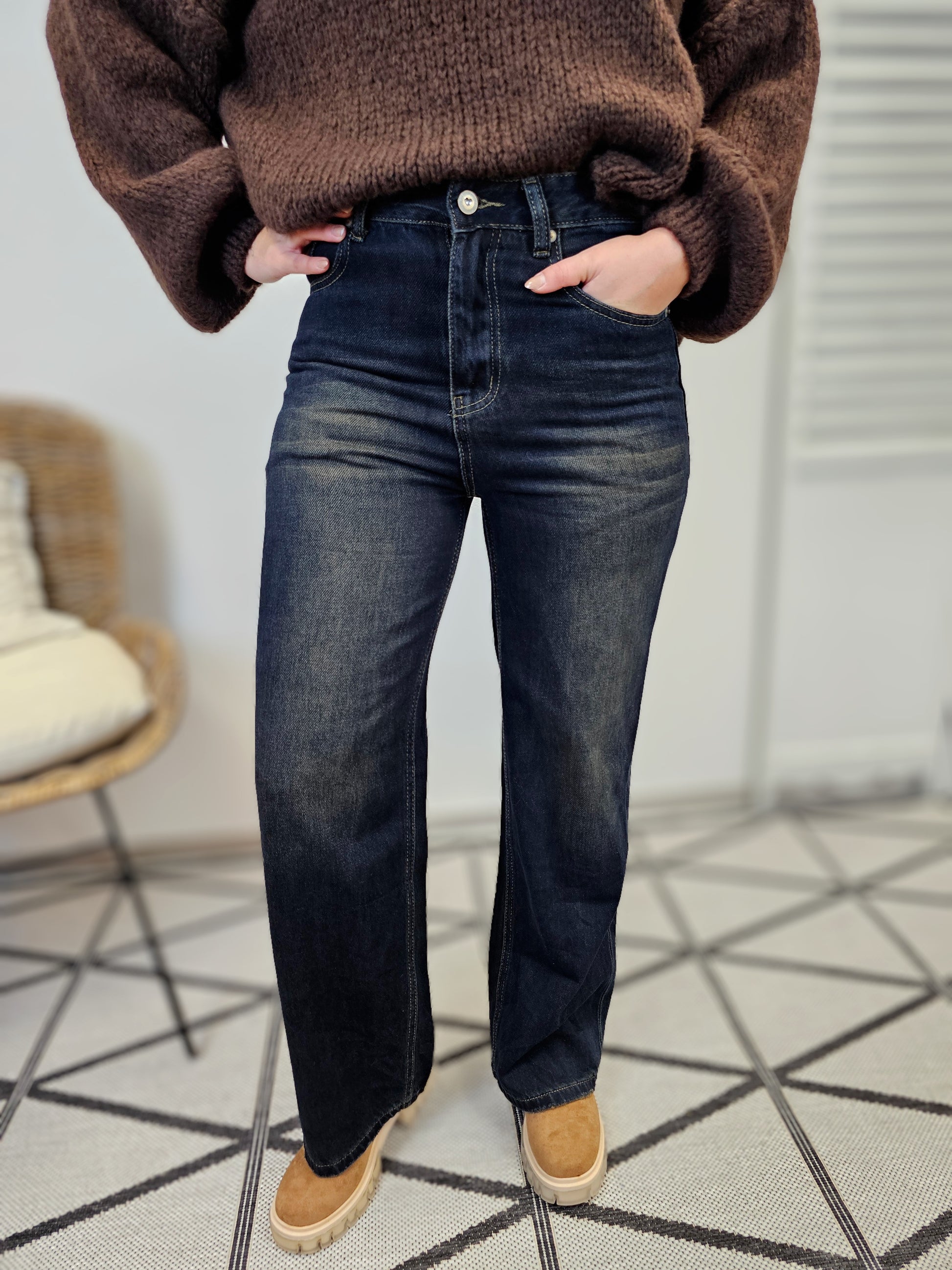 Jeans wide leg in Washed Out Blauschwarz mit weitem Bein WIYA