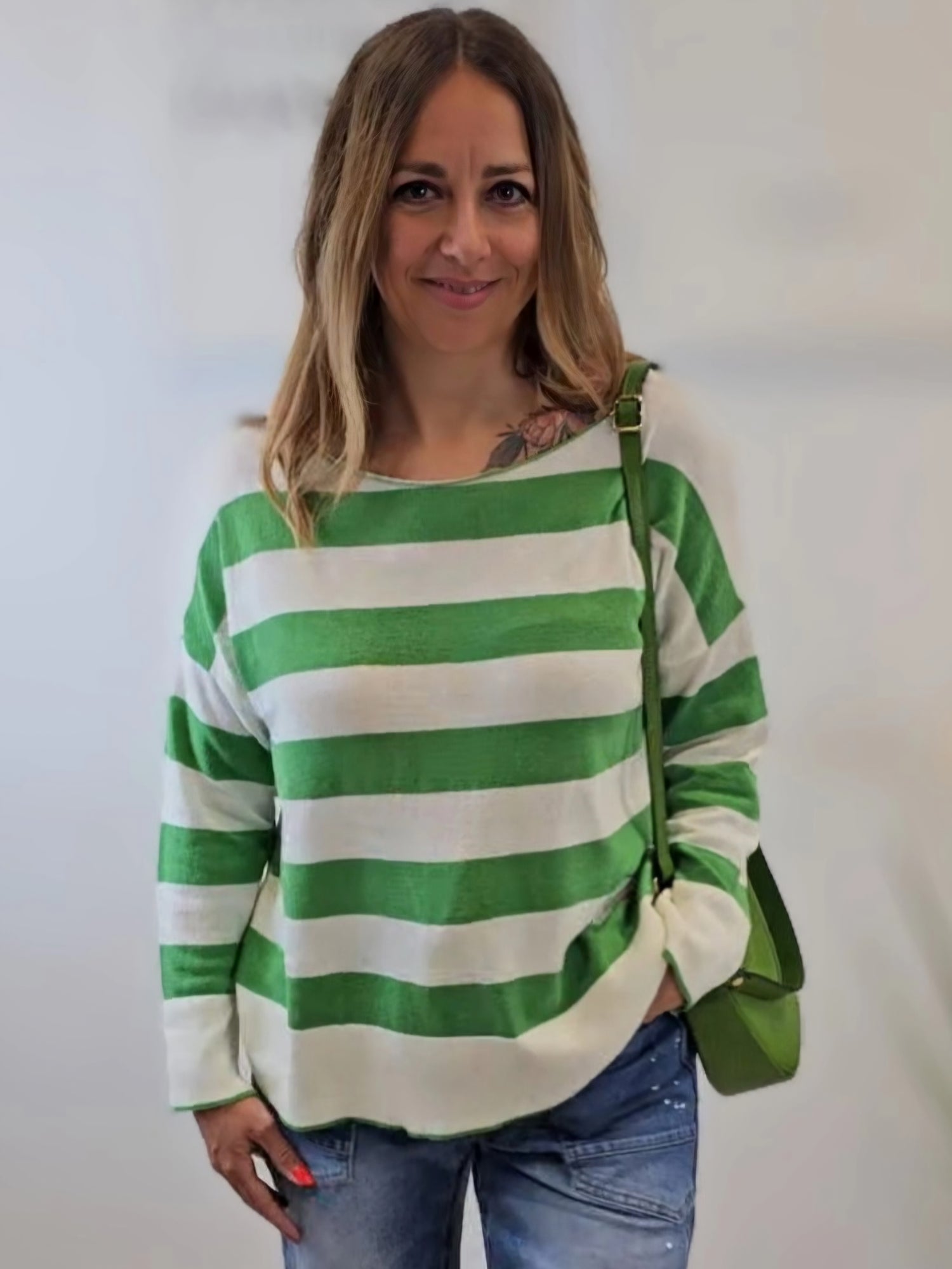 Leichter Feinstrickpullover mit Blockstreifen - in Grün/Weiss und Zitronengelb/Weiss