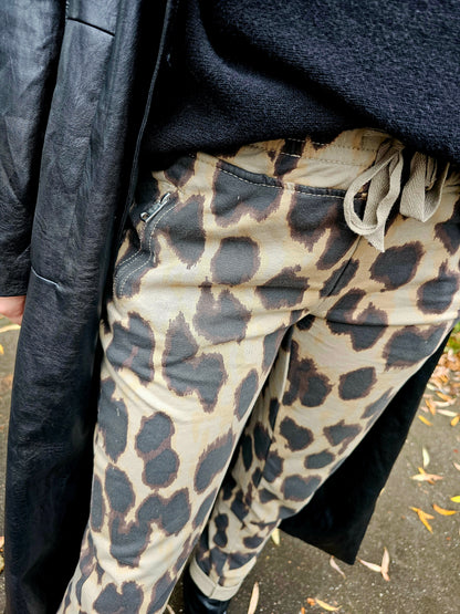 Jogpants Leo mit breitem Bund und tollen Details NAIIF