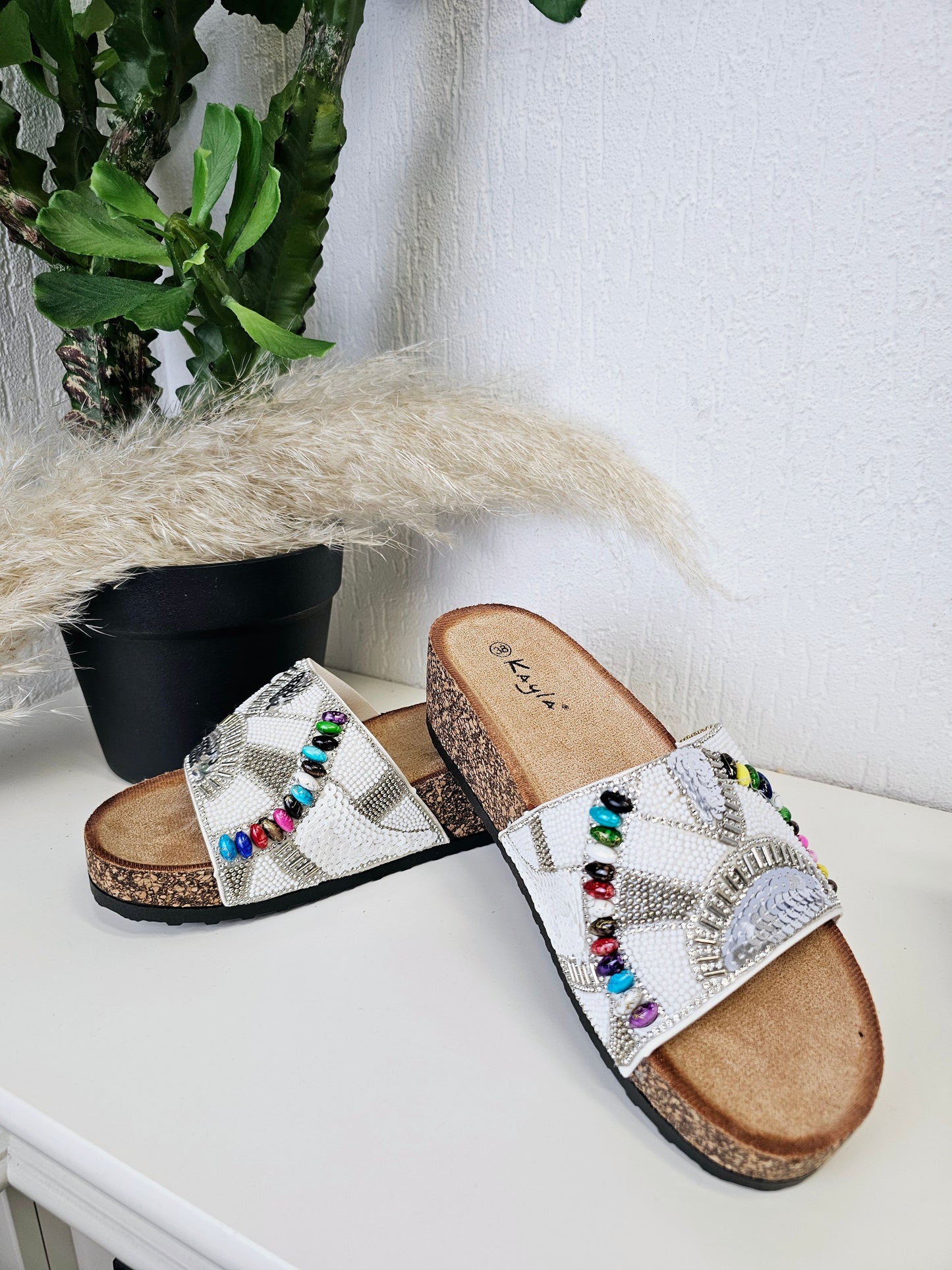 Boho Keilabsatz Sandalen Pantoletten mit Pailletten und bunten Steinchen nur noch Größe 40 und 41 verfügbar