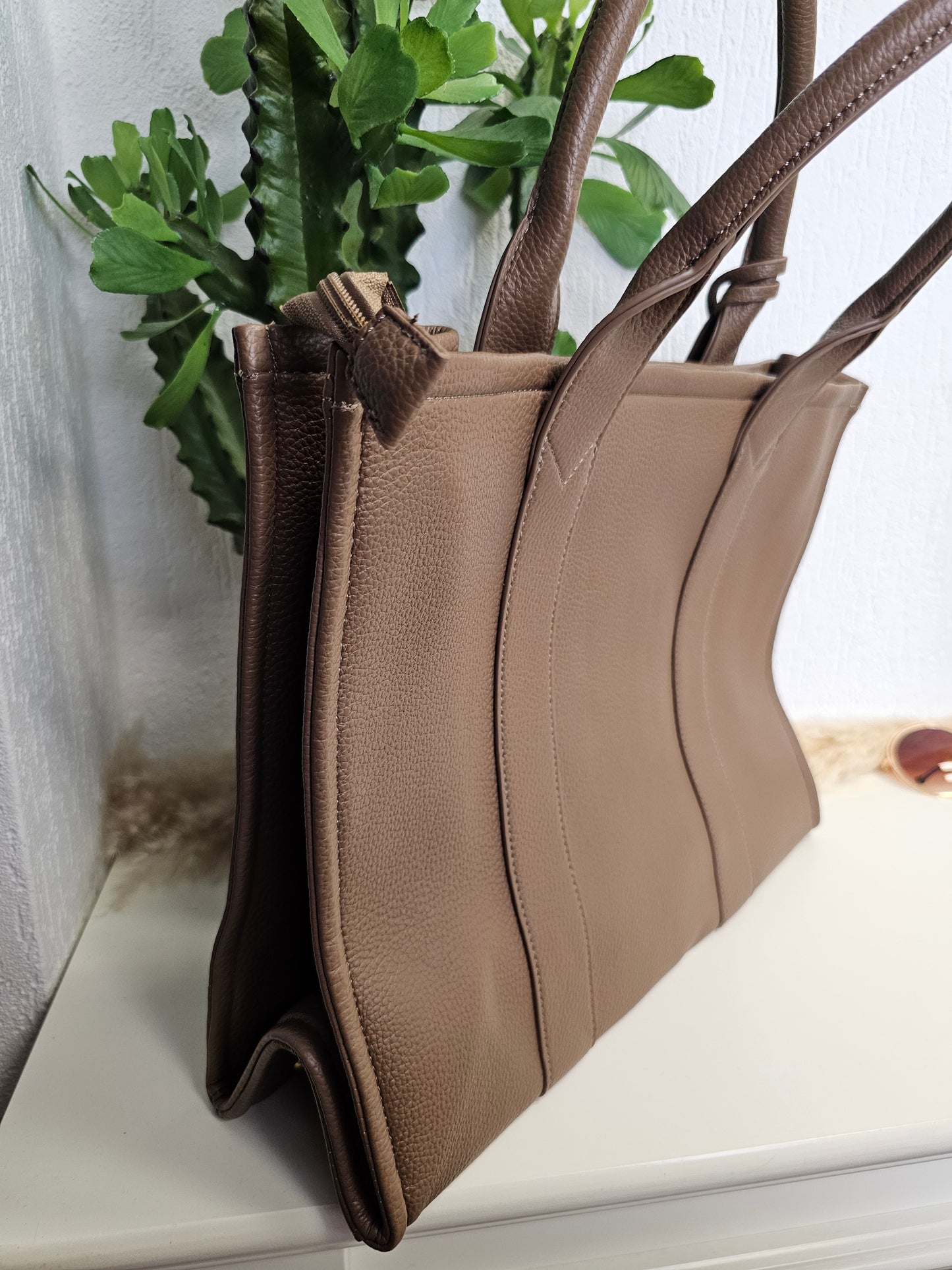 Shopper Tasche Totebag Lederoptik in Taupe