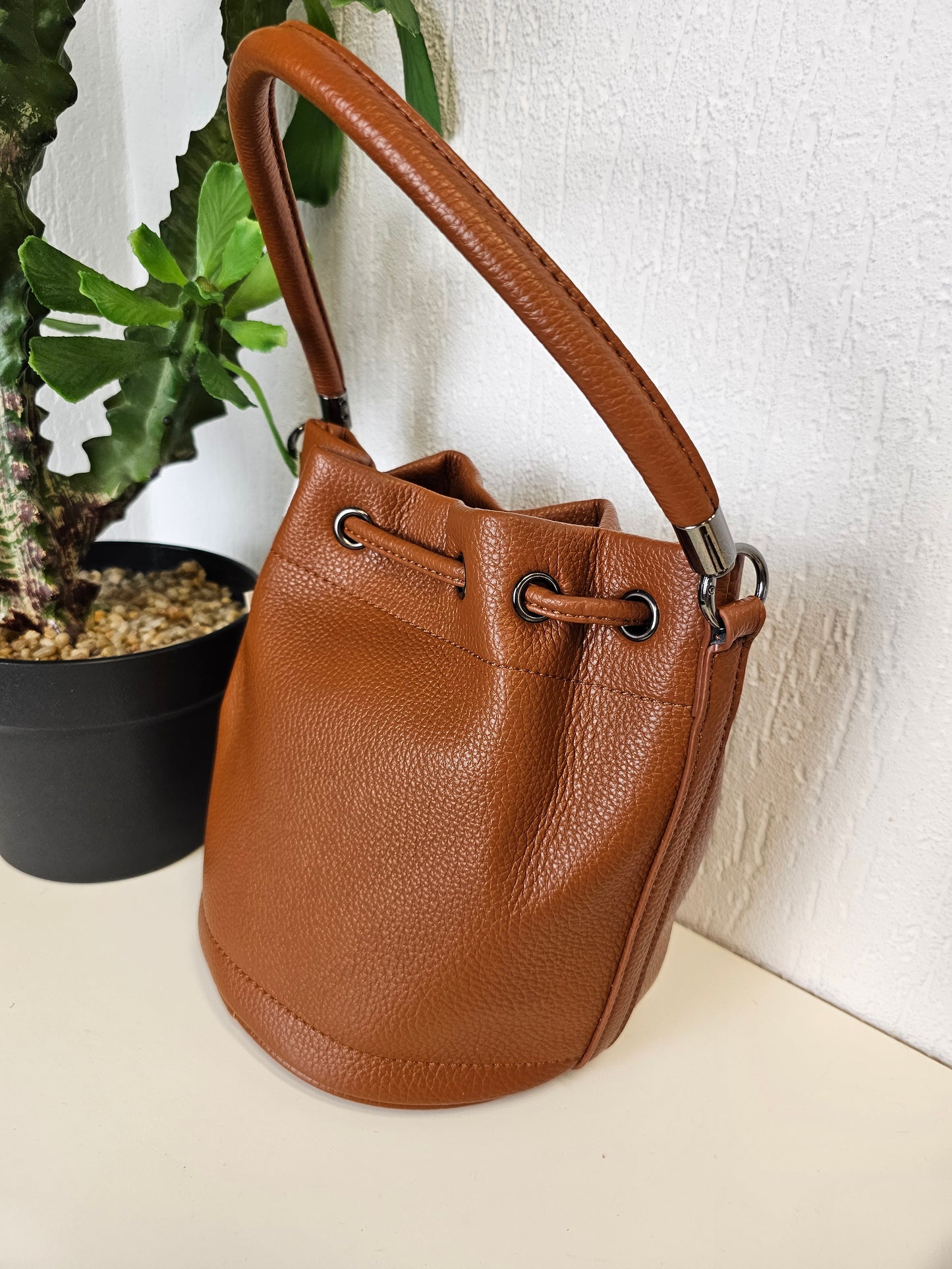 Handtasche / Umhängetasche in Cognac "The Bucket"