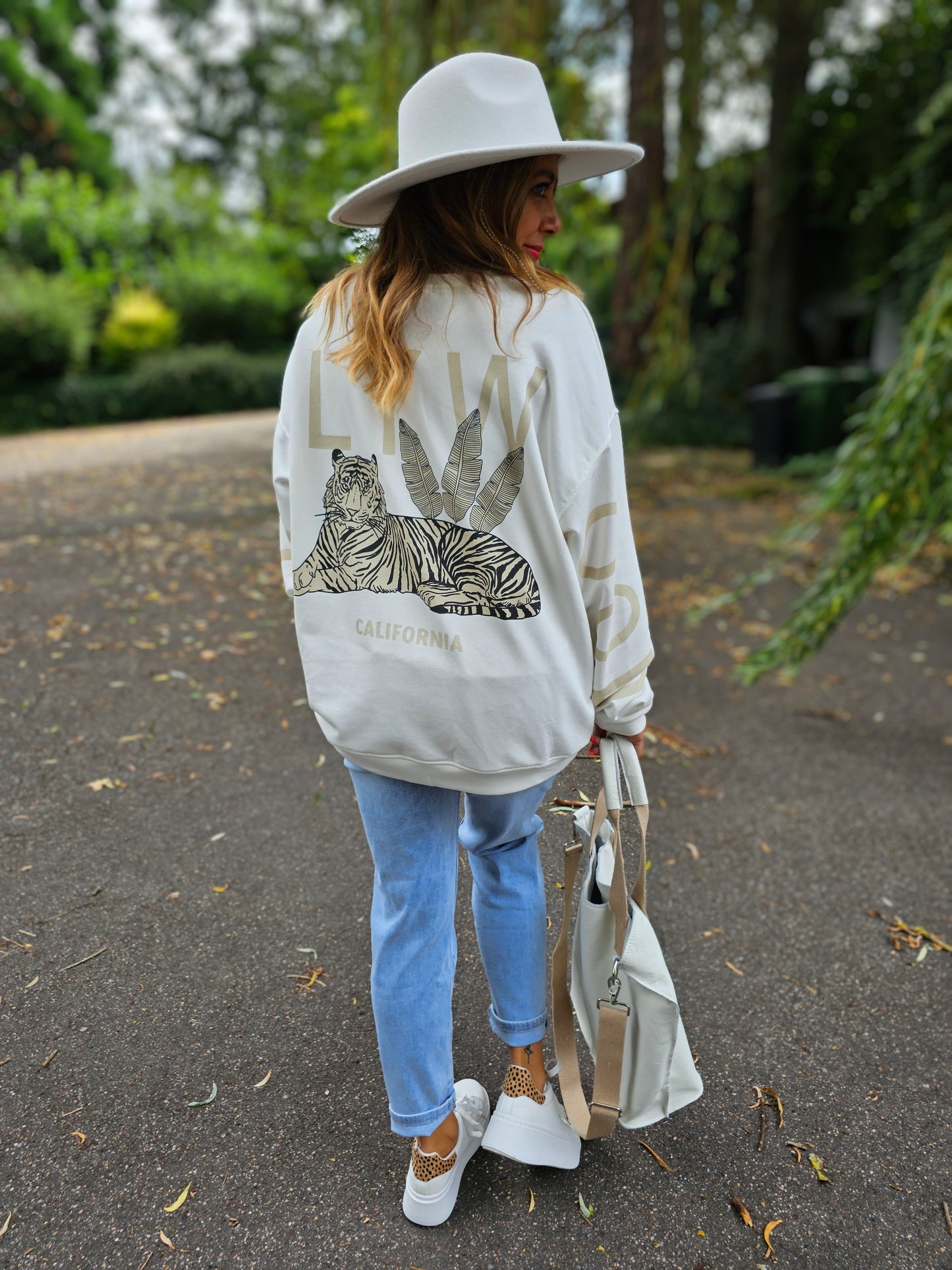 Sweatshirt in Cremeweiß mit Tiger-Backprint