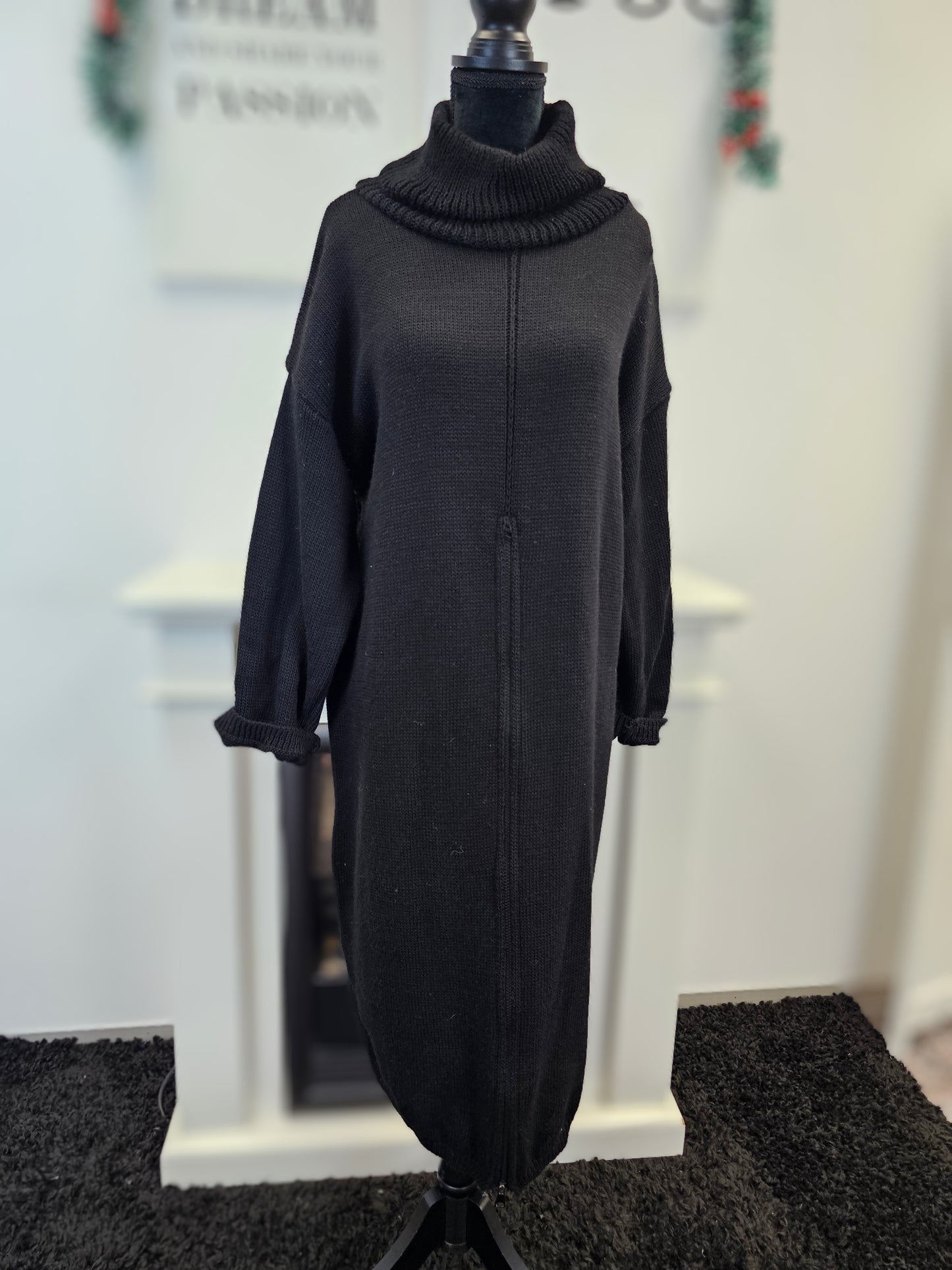 Strickkleid Lang in Schwarz mit Rollkragen und Reißverschluss