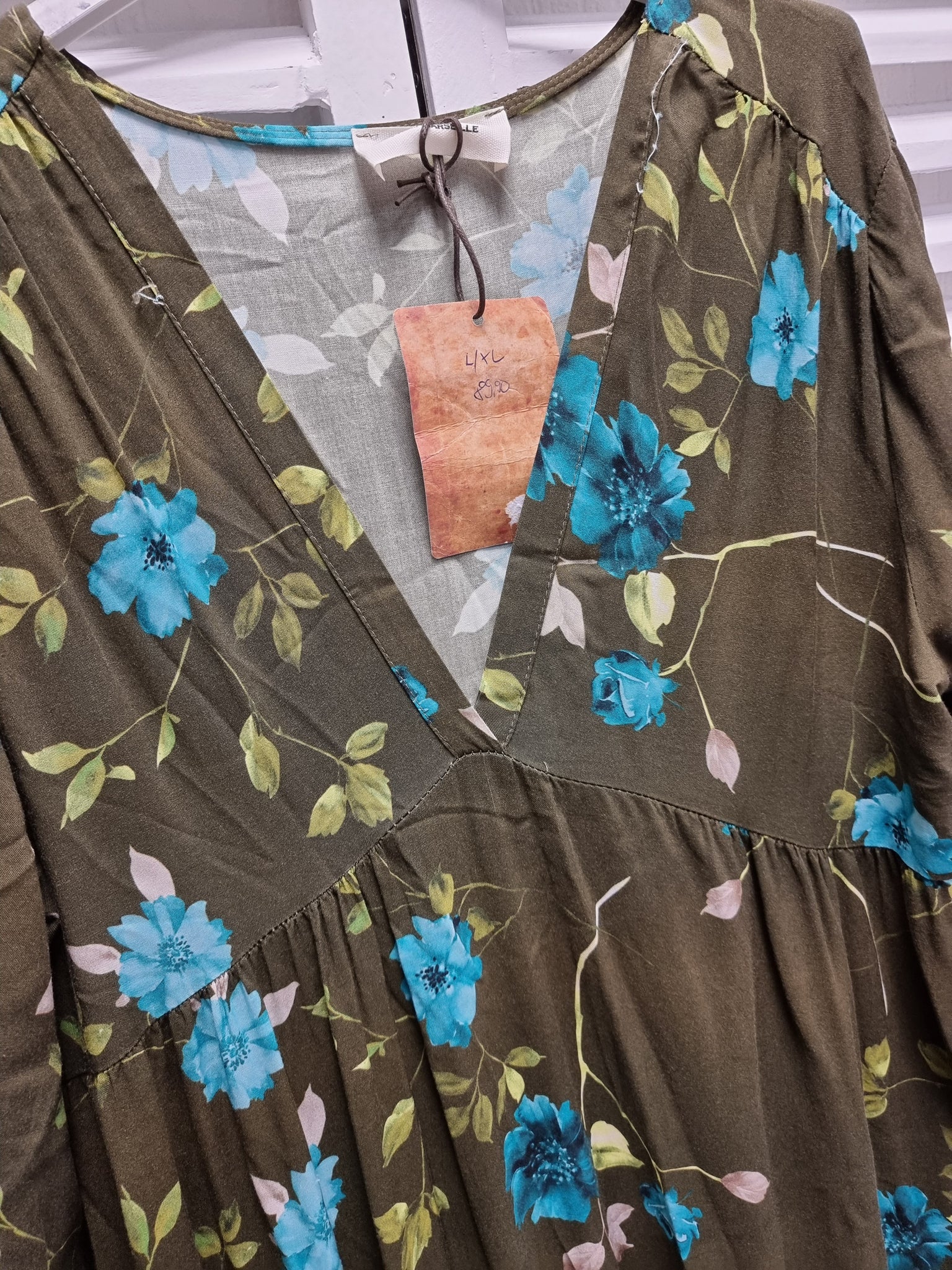 Langes Kleid von Banditas in Flowerprint / Dunkelgrün