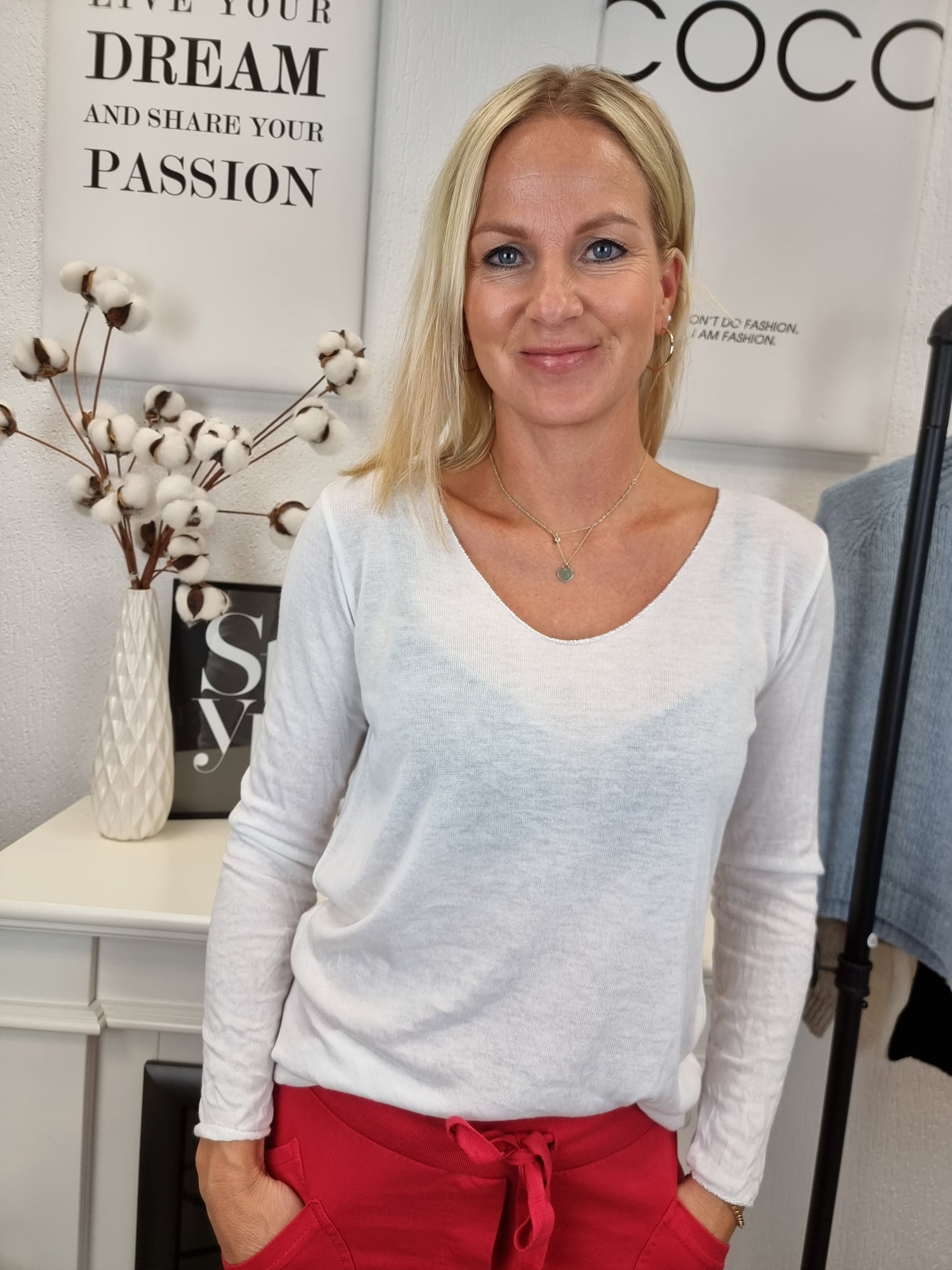 Shirt mit V-Ausschnitt in vielen Farben