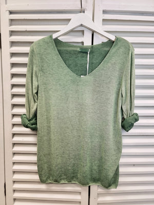 Shirt mit V-Ausschnitt in vielen Farben
