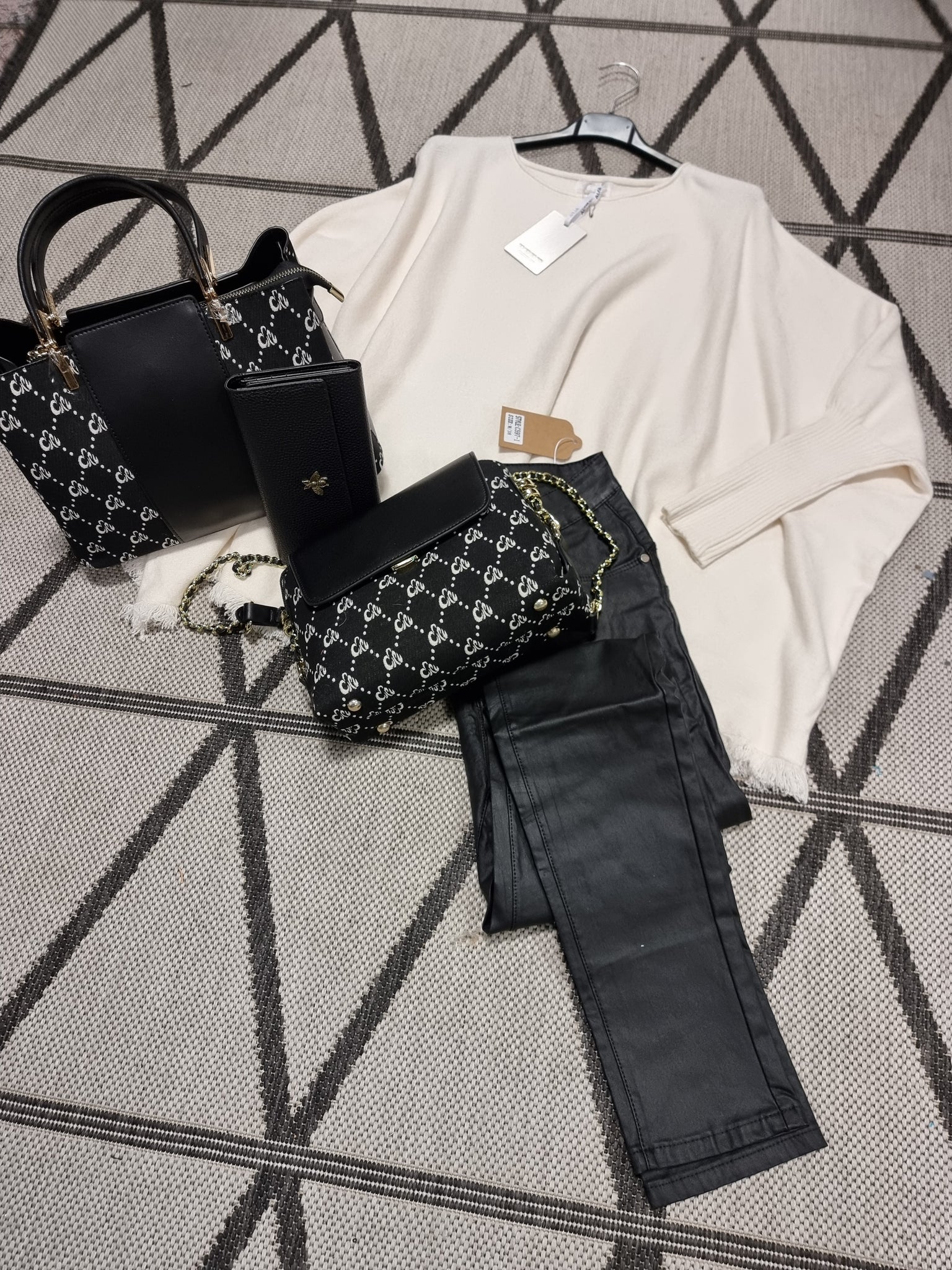 Skinny Hose in Lederoptik mit silbernem Knopf