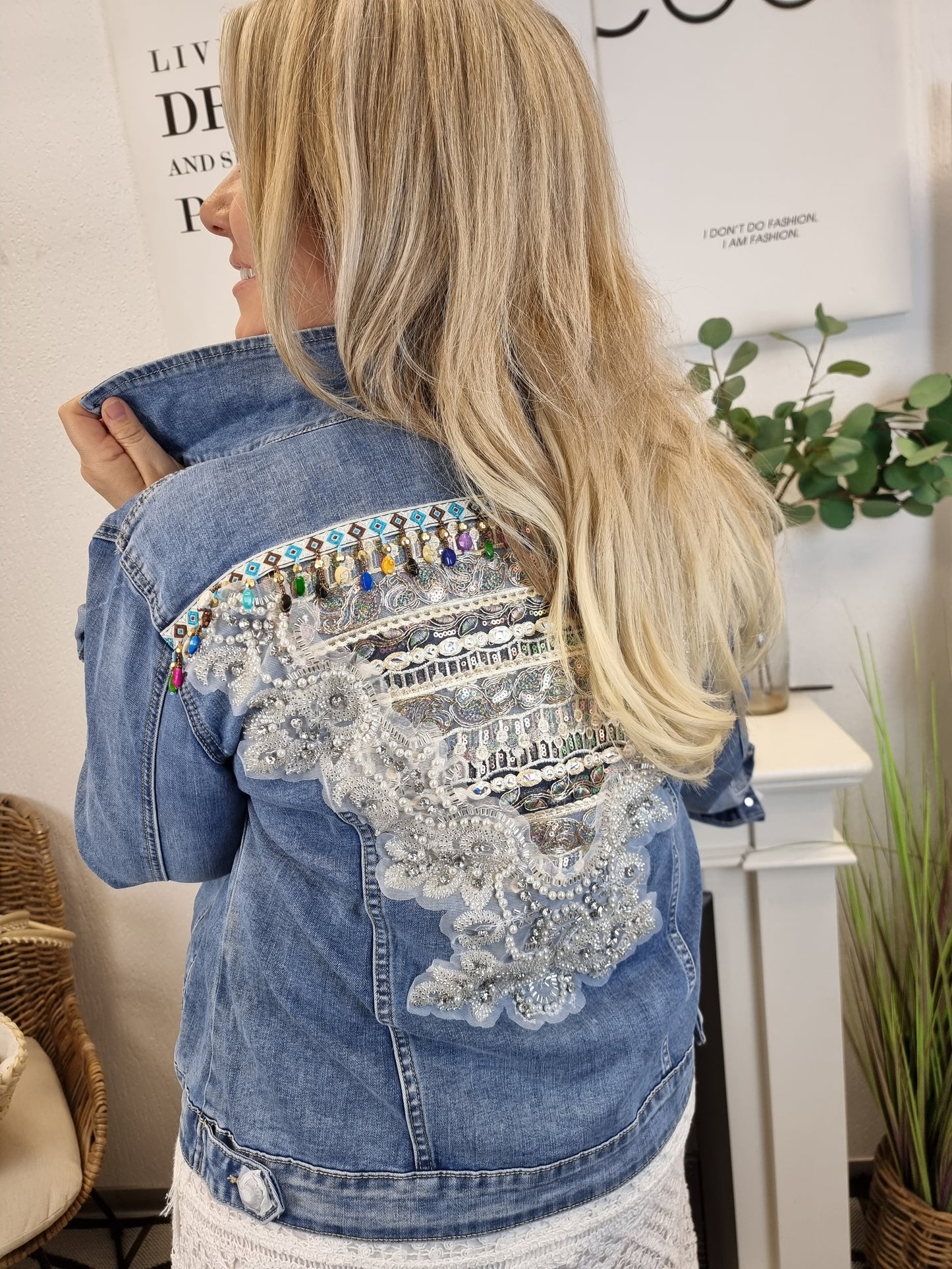 Jeansjacke mit Perlen/Boho-Rückenprint von Zac&Zoe