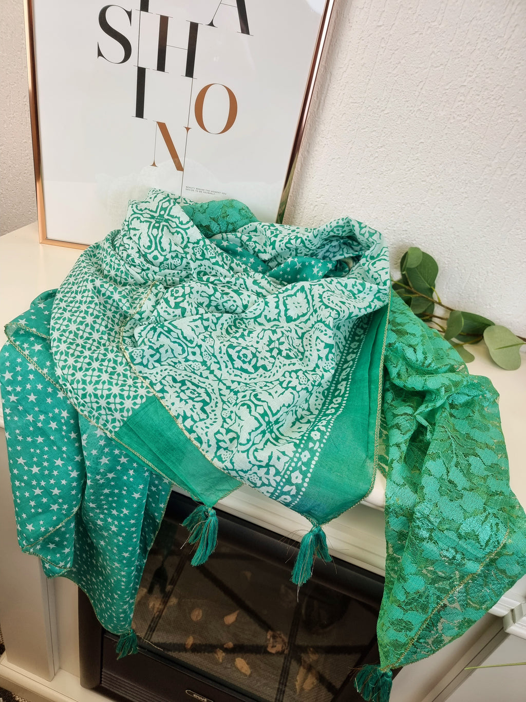 Hochwertiges Tolles Viereck-Tuch aus Baumwolle mit Sternen in Grün
